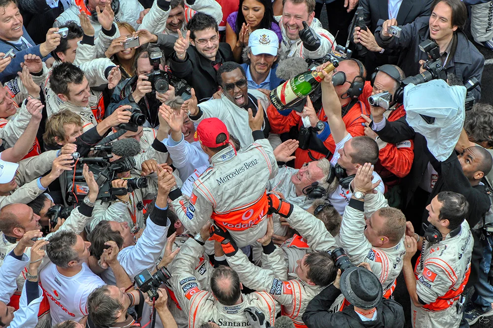 <strong>Célébration de Lewis Hamilton</strong> • Formule 1 - Monaco (Grand Prix 2008) <small>© Rémy SALAÜN</small>