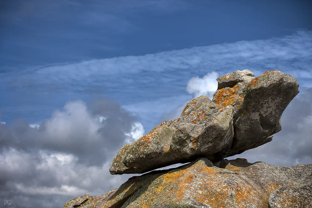 <strong>Rocher Equilibriste</strong> - Lesconil <small>© Rémy SALAÜN</small>