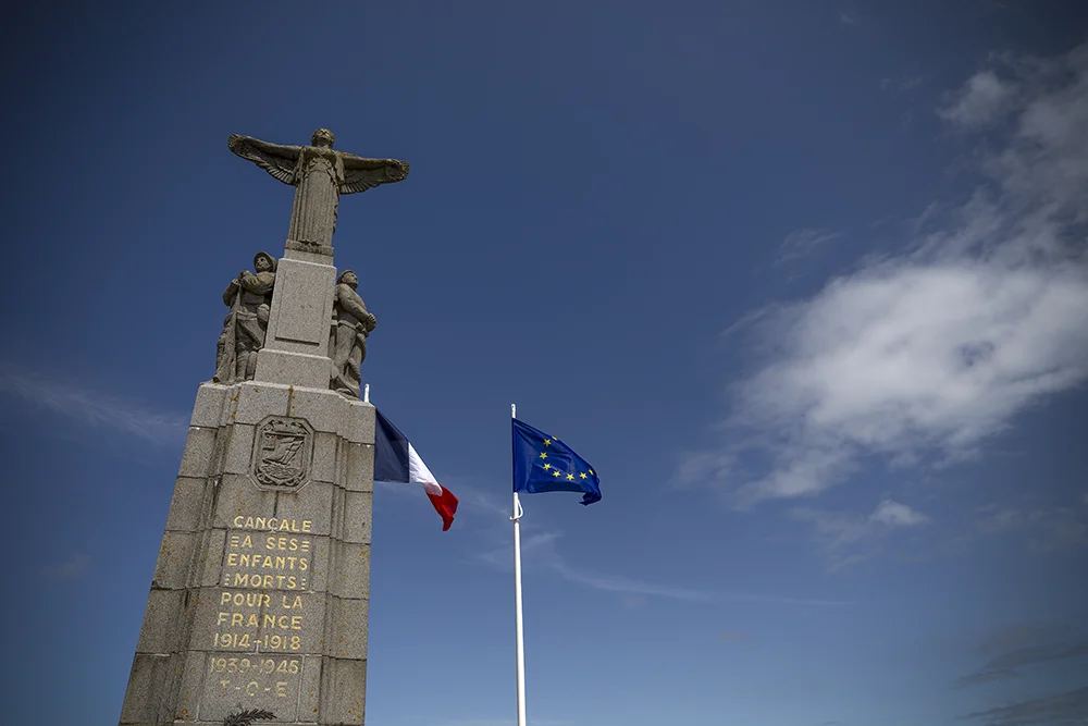 <strong>Monument-aux-Morts #06</strong> - Cancale <small>© Rémy SALAÜN</small>