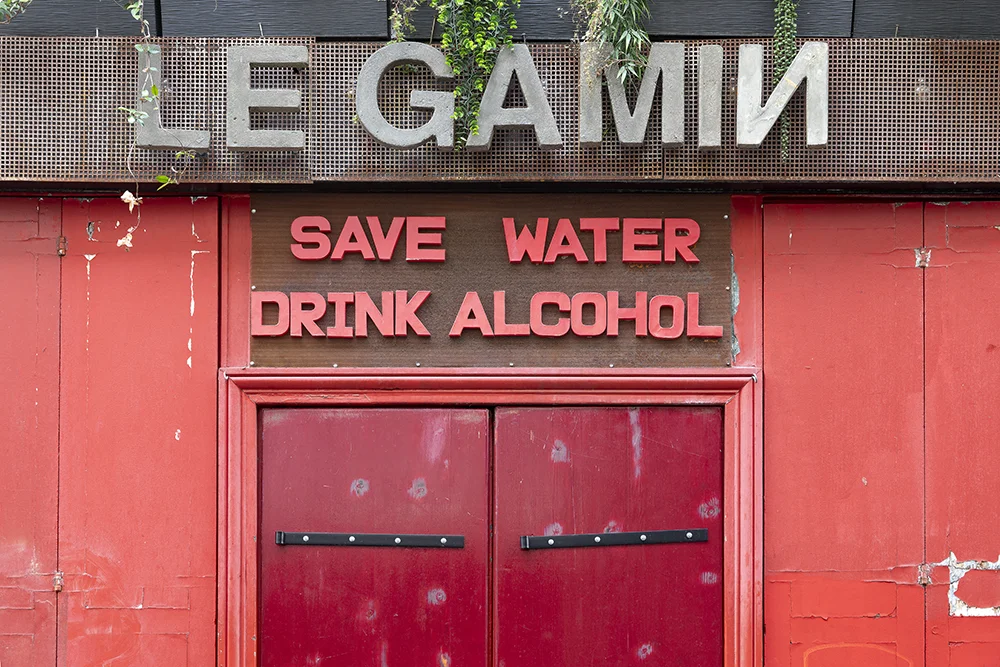 <strong>Save Water, Drink Alcohol</strong> - Paris <small>© Rémy SALAÜN</small>