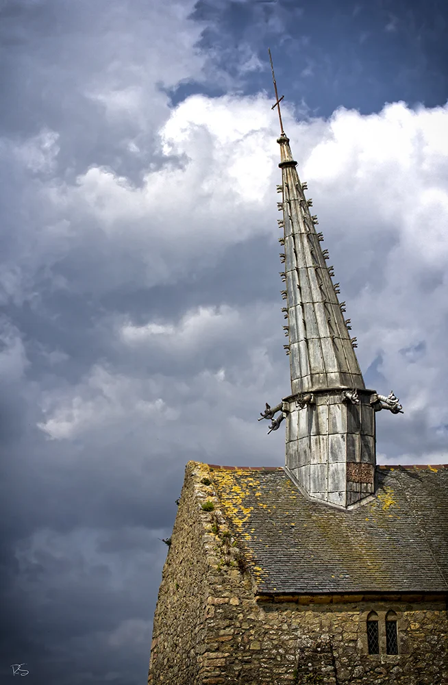 <strong>Le Clocher qui Penche</strong> • Chapelle Saint Gonéry - Plougrescant <small>© Rémy SALAÜN</small>